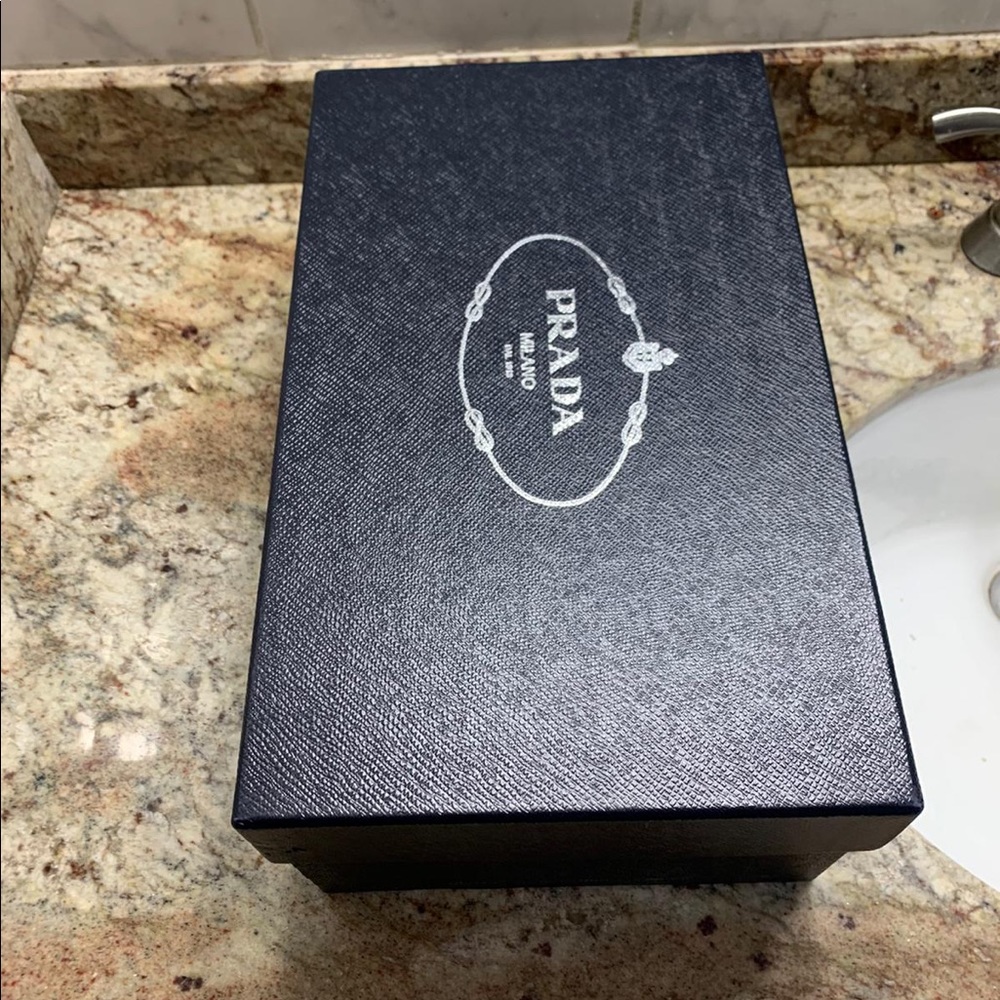 Prada Black Saffiano Leather Business Shoes - Picture 5 of 16